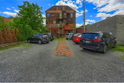 528 Lawrence Ave, Ellwood City, PA 16117 - Photo 9