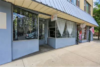 528 Lawrence Ave, Ellwood City, PA 16117 - Photo 11