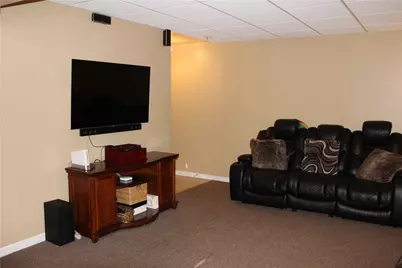 165 Hunters Run Dr, Moon/Crescent Twp, PA 15108 - Photo 21