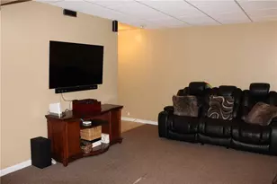 165 Hunter's Run Dr, Moon/Crescent Twp, PA 15108 - Photo 21