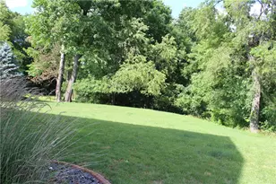 165 Hunter's Run Dr, Moon/Crescent Twp, PA 15108 - Photo 5
