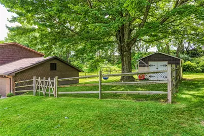 106 Colonial Way, Center Township, PA 15001 - Photo 45