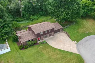 106 Colonial Way, Center Township, PA 15001 - Photo 3