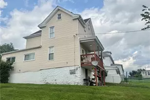 800 Ellsworth Ave, Jeannette, PA 15644 - Photo 3