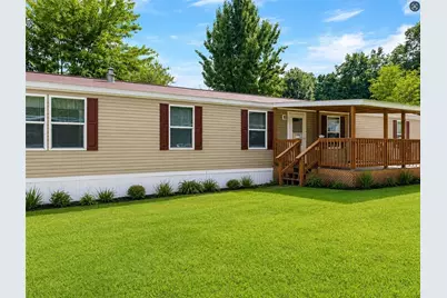 211 N Boyd Dr, Buffalo Township, PA 16055 - Photo 1