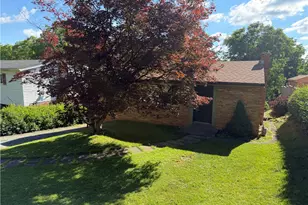 1677 Dunluce Dr, Pittsburgh, PA 15037 - Photo 3