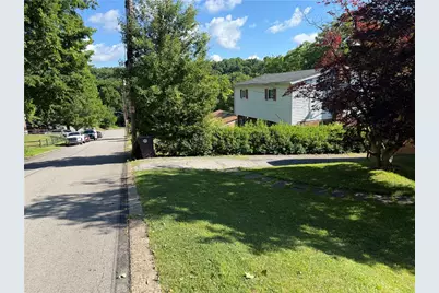 1677 Dunluce Drive, Pittsburgh, PA 15037 - Photo 5