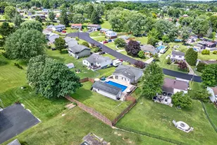 12 Cree Dr, Hempfield Township, PA 15601 - Photo 3