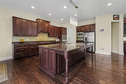 303 Connemara Ct, Pine Township, PA 16046 - Photo 9