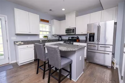 212 Noble Woods Dr, Moon/Crescent Twp, PA 15108 - Photo 3