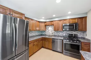 18 Kohleen Dr, Robinson Twp, PA 15136 - Photo 9