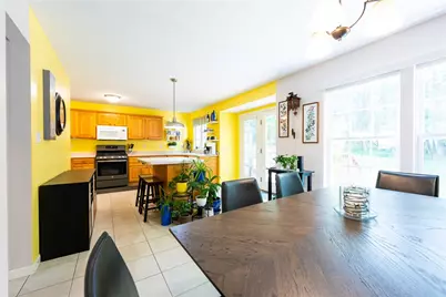 612 Village Green E Blvd, Adams Township, PA 16046 - Photo 13