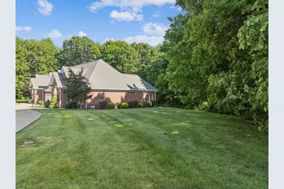 207 Maple Court, Center Township, PA 15001 - Photo 13