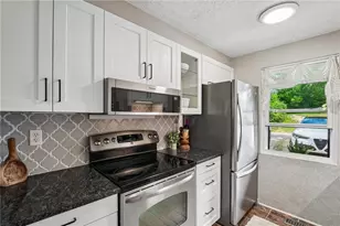 435 Brookside Ct, Seven Fields Boro, PA 16046 - Photo 9