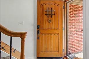 1031 Sanda Dr, Pittsburgh, PA 15227 - Photo 5