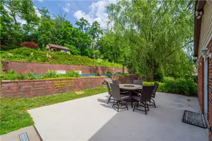 1031 Sanda Dr, Pittsburgh, PA 15227 - Photo 9