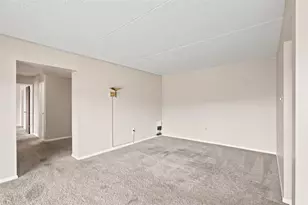 2160 Greentree Rd, Scott Township, PA 15220 - Photo 11