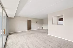 2160 Greentree Rd, Scott Township, PA 15220 - Photo 5