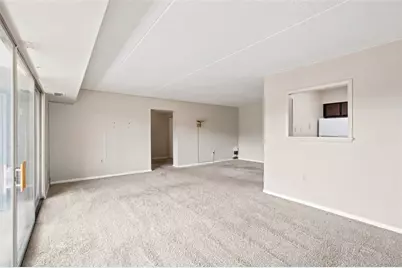 2160 Greentree Rd #807W, Scott Township, PA 15220 - Photo 5