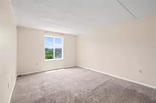 2160 Greentree Rd, Scott Township, PA 15220 - Photo 15