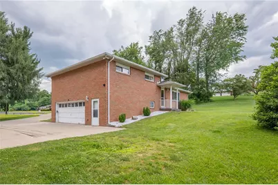 103 Chapel View Dr, Hempfield Township, PA 15601 - Photo 9