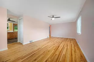 4704 Woodhill Dr, Munhall, PA 15120 - Photo 9