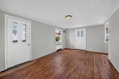556 Thompson Avenue, Clairton, PA 15025 - Photo 5