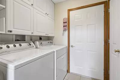1027 Blackthorne Dr #A, Penn Twp, PA 15644 - Photo 7