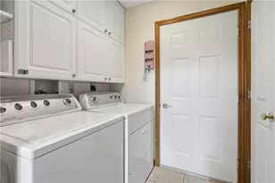 1027 Blackthorne Dr, Penn Twp, PA 15644 - Photo 7