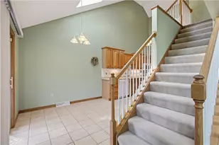 1027 Blackthorne Dr, Penn Twp, PA 15644 - Photo 9