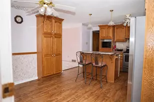 1092 Williams Dr, Washington Township, PA 15012 - Photo 5