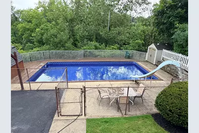 204 Glengarry Dr, Moon/Crescent Twp, PA 15108 - Photo 17