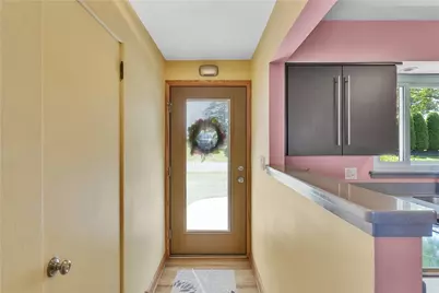 930 Crestview Dr, Ellwood City, PA 16117 - Photo 17