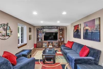 930 Crestview Dr, Ellwood City, PA 16117 - Photo 21