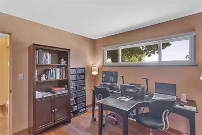930 Crestview Dr, Ellwood City, PA 16117 - Photo 13