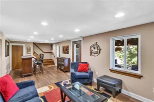930 Crestview Dr, Ellwood City, PA 16117 - Photo 19