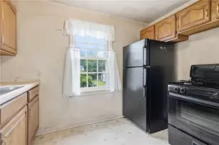93 Adams Dr, Pittsburgh, PA 15241 - Photo 7