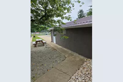 19 S Oak Street, Fairchance, PA 15436 - Photo 5