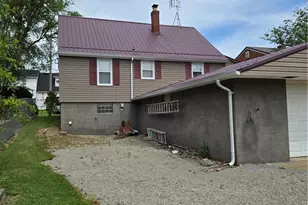 19 S Oak St, Fairchance, PA 15436 - Photo 11