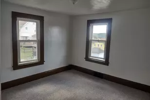 516 Division Ave, Ellwood City, PA 16117 - Photo 15