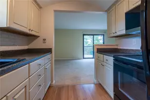 221 Woodbridge Ct, Ross Twp, PA 15237 - Photo 7