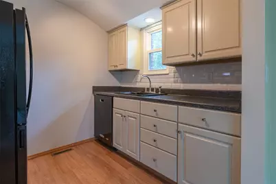 221 Woodbridge Ct, Ross Twp, PA 15237 - Photo 5