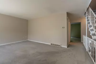 221 Woodbridge Ct, Ross Twp, PA 15237 - Photo 9
