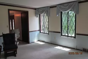 1648 Queens Dr, South Park, PA 15129 - Photo 5
