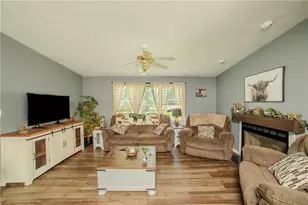 400 Moween Rd, Loyalhanna, PA 15681 - Photo 13