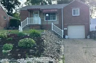 320 Glencoe Dr, West Mifflin, PA 15122 - Photo 1
