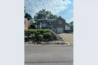 320 Glencoe Dr, West Mifflin, PA 15122 - Photo 1