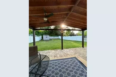 320 Glencoe Dr, West Mifflin, PA 15122 - Photo 3