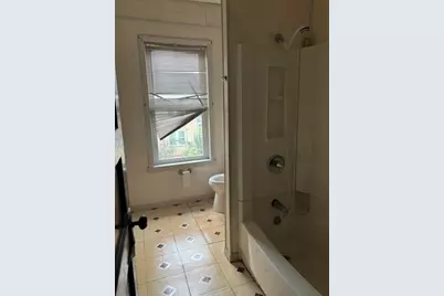 141 E Leasure Ave, New Castle, PA 16101 - Photo 17