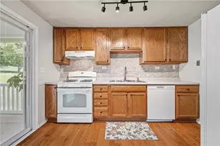 365 Fruitwood Dr, Bethel Park, PA 15102 - Photo 9